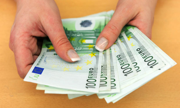 СТЕЧАЈ У ИНВЕСТ МОНТЕНЕГРО БАНЦИ: Фонд неће свима да врати новац